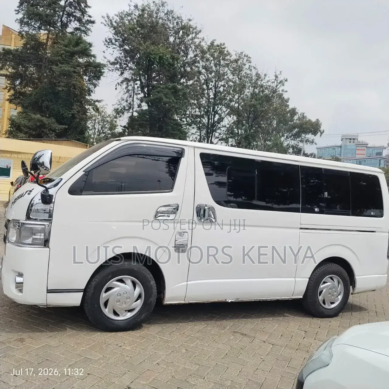 Toyota HiAce 2016 White