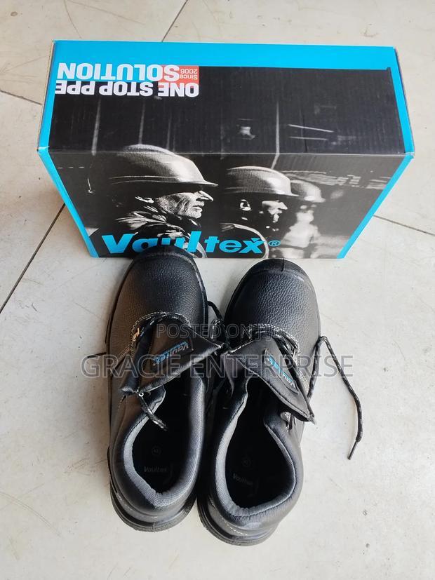 Slip Resistant/ Vaultex Safety Shoes