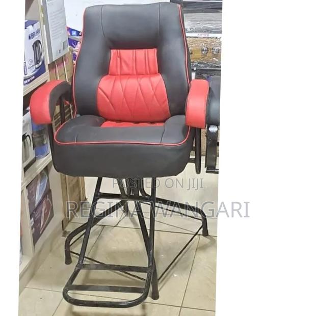 Locally Available Comfy Barber Chair - thumbnail 2