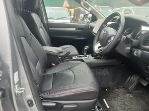 Toyota Hilux 2021 Silver