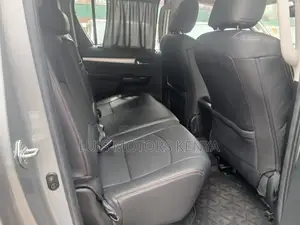 Toyota Hilux 2021 Silver