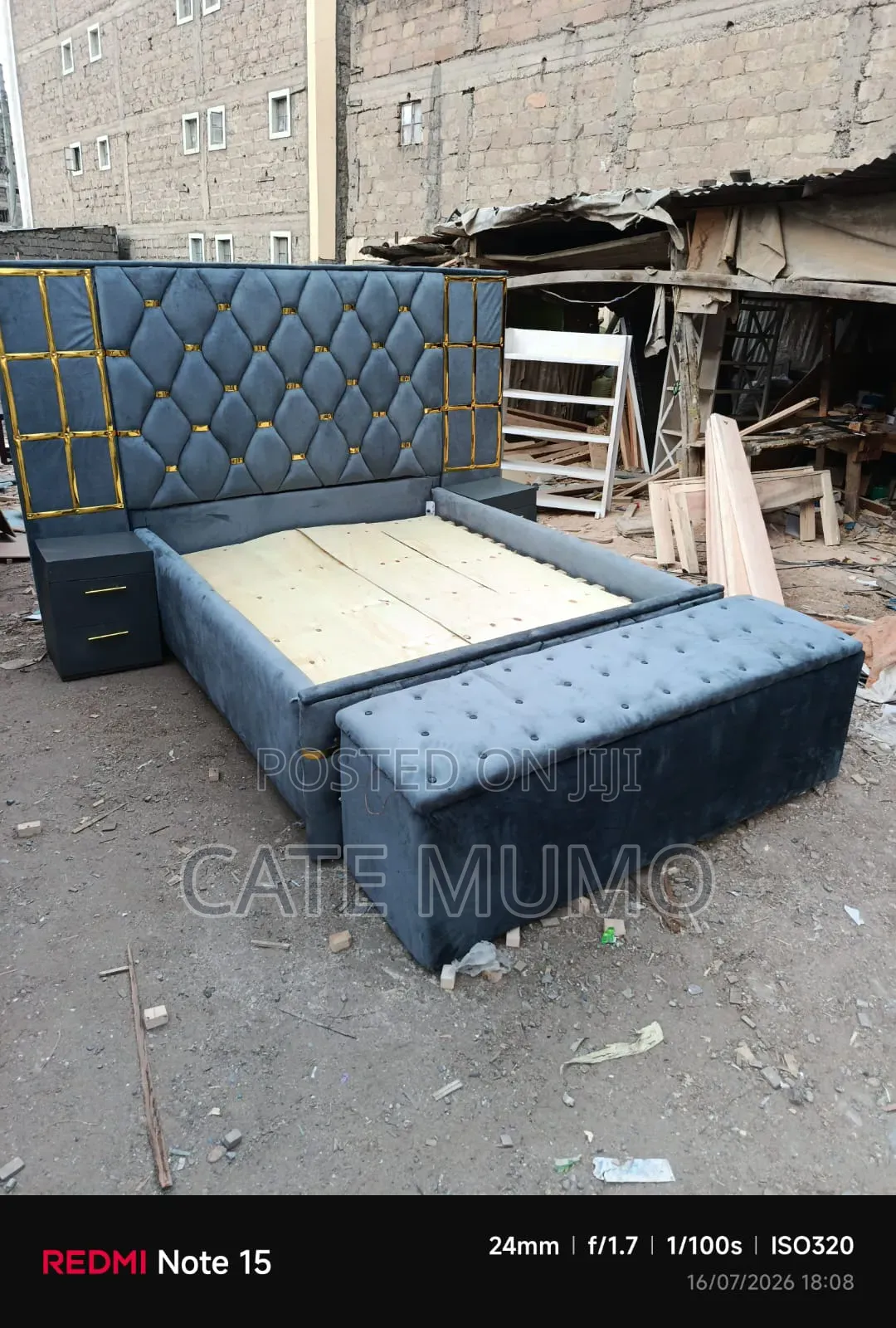 5by 6 Mocket Bed With 2 Drawers and a Ottoman