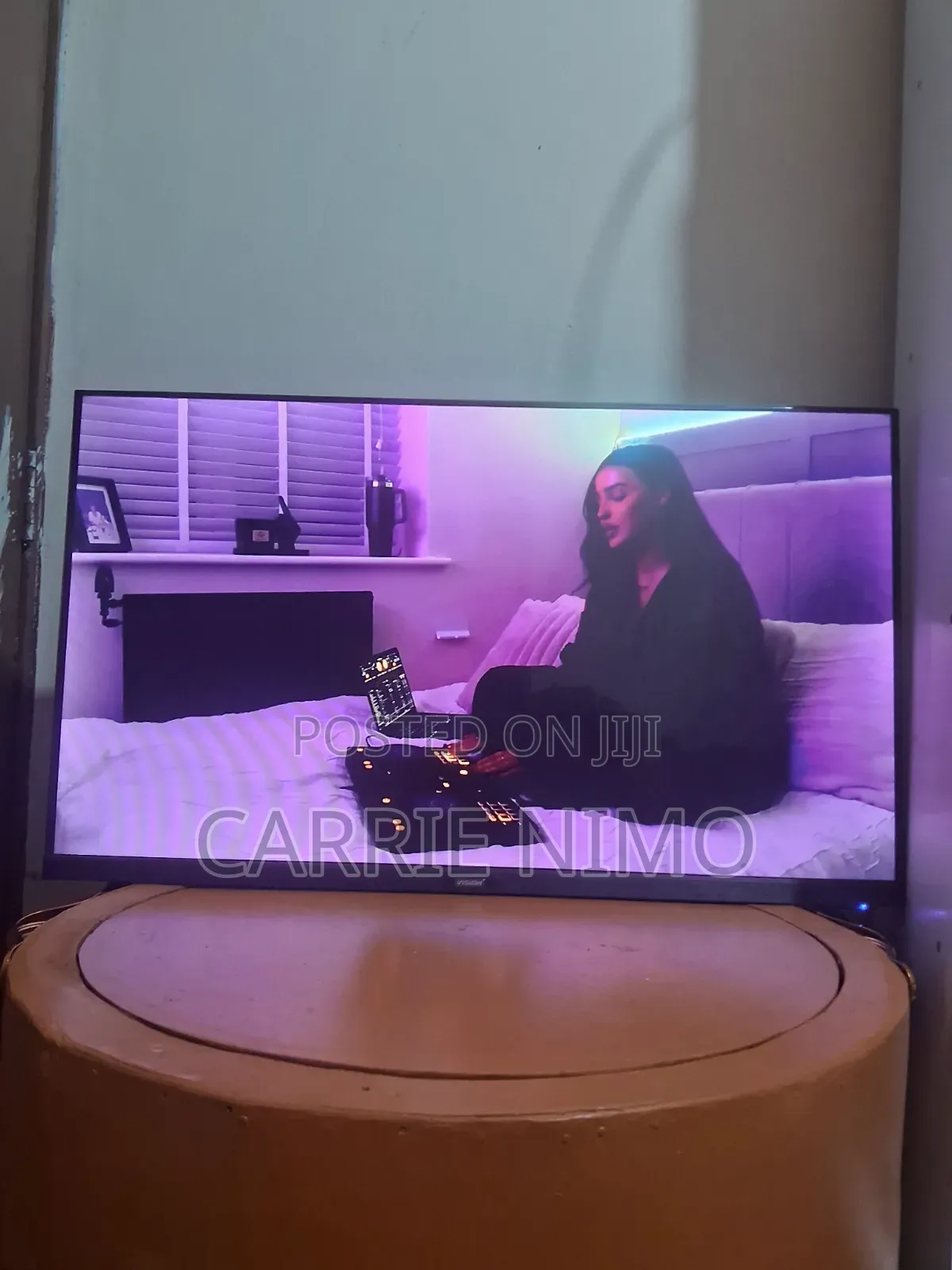 32 Inch FHD Frameless TV