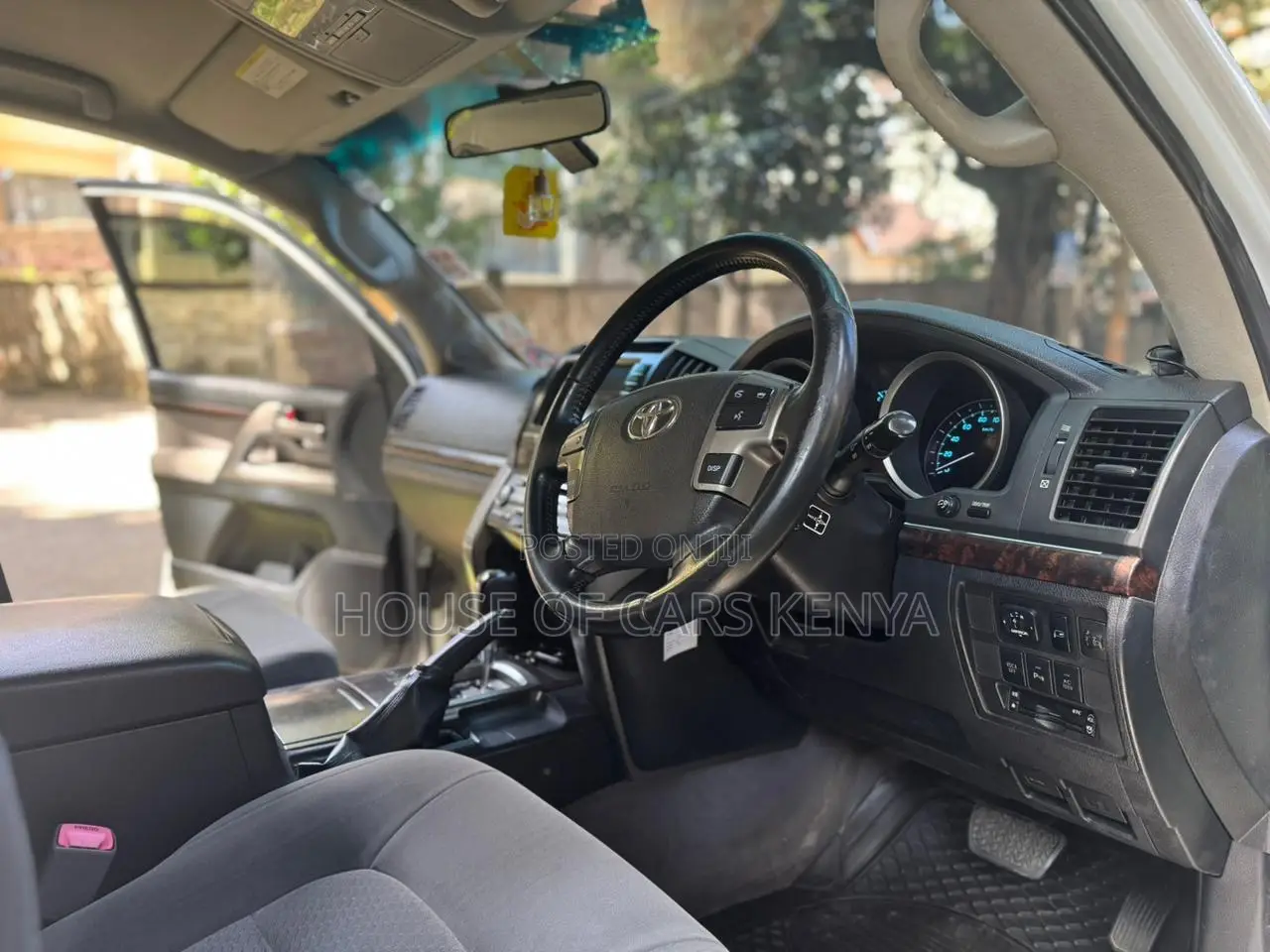 Toyota Land Cruiser 2008 White