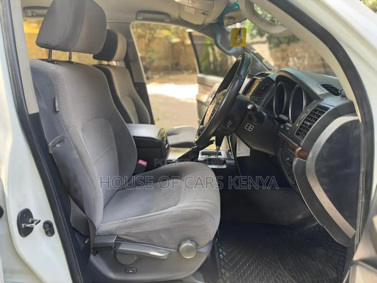 Toyota Land Cruiser 2008 White