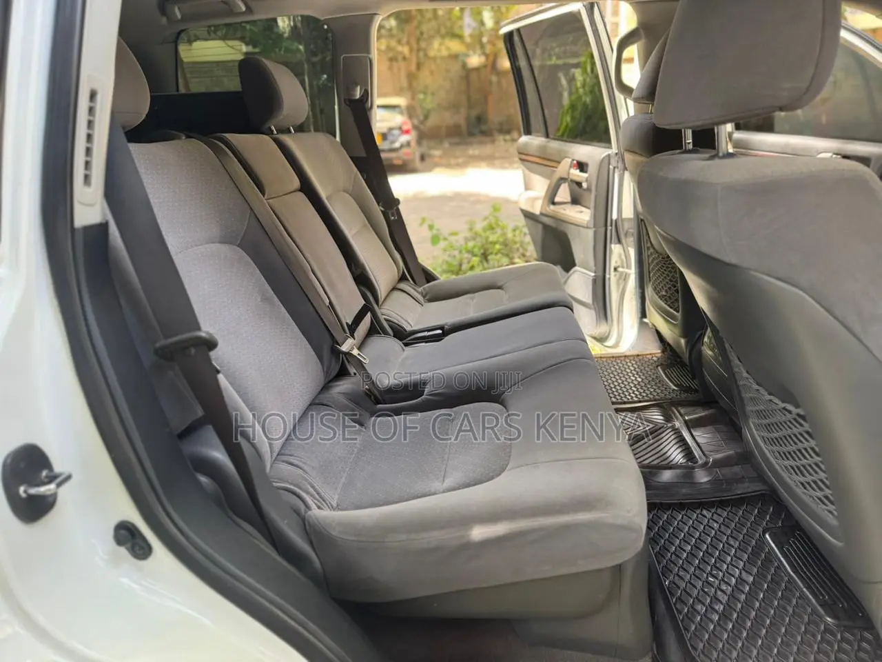 Toyota Land Cruiser 2008 White