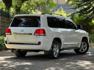 Toyota Land Cruiser 2008 White