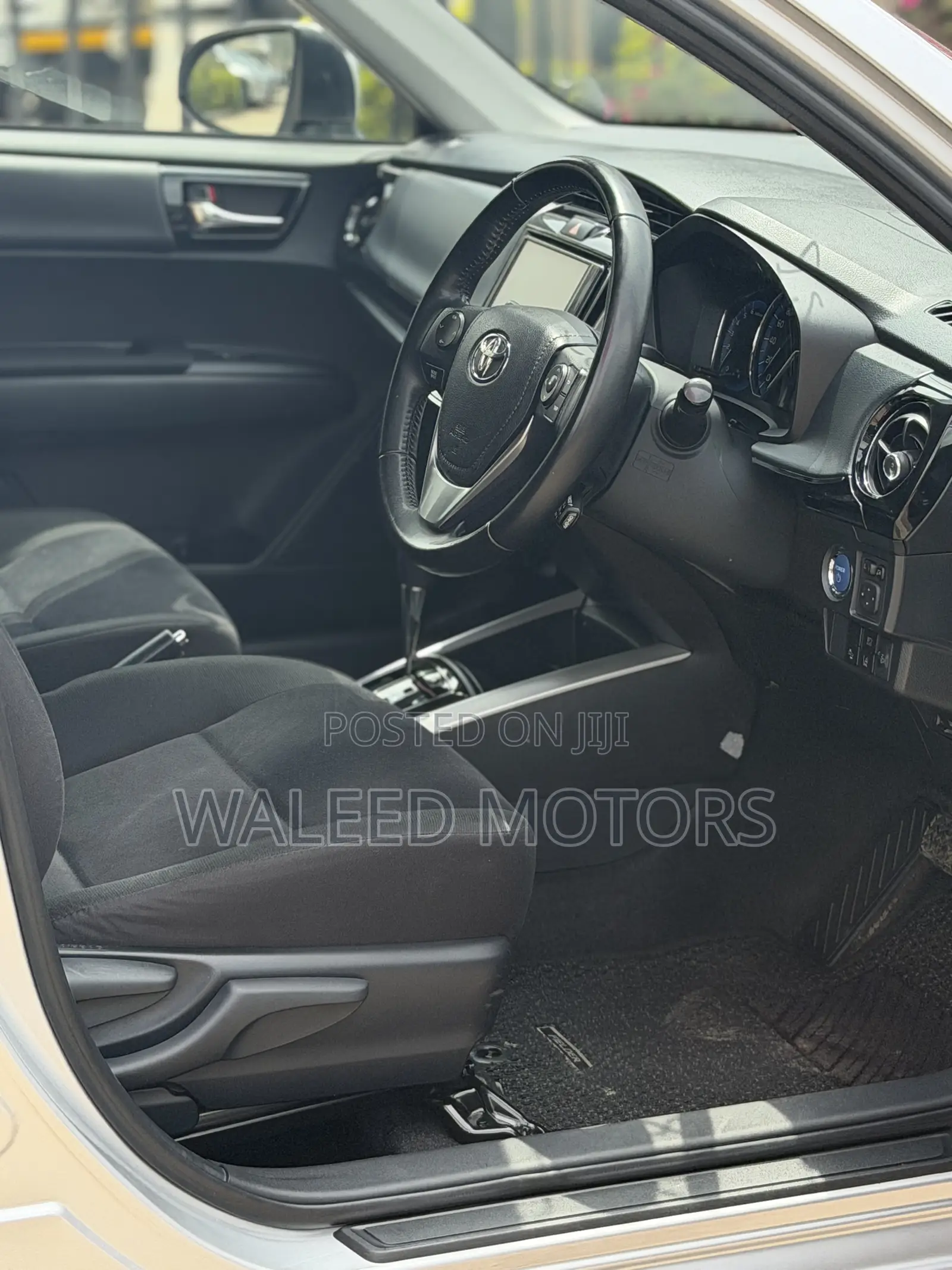 Toyota Corolla Fielder 2019 Silver