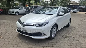 Toyota Auris 2016 White