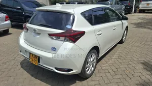Toyota Auris 2016 White