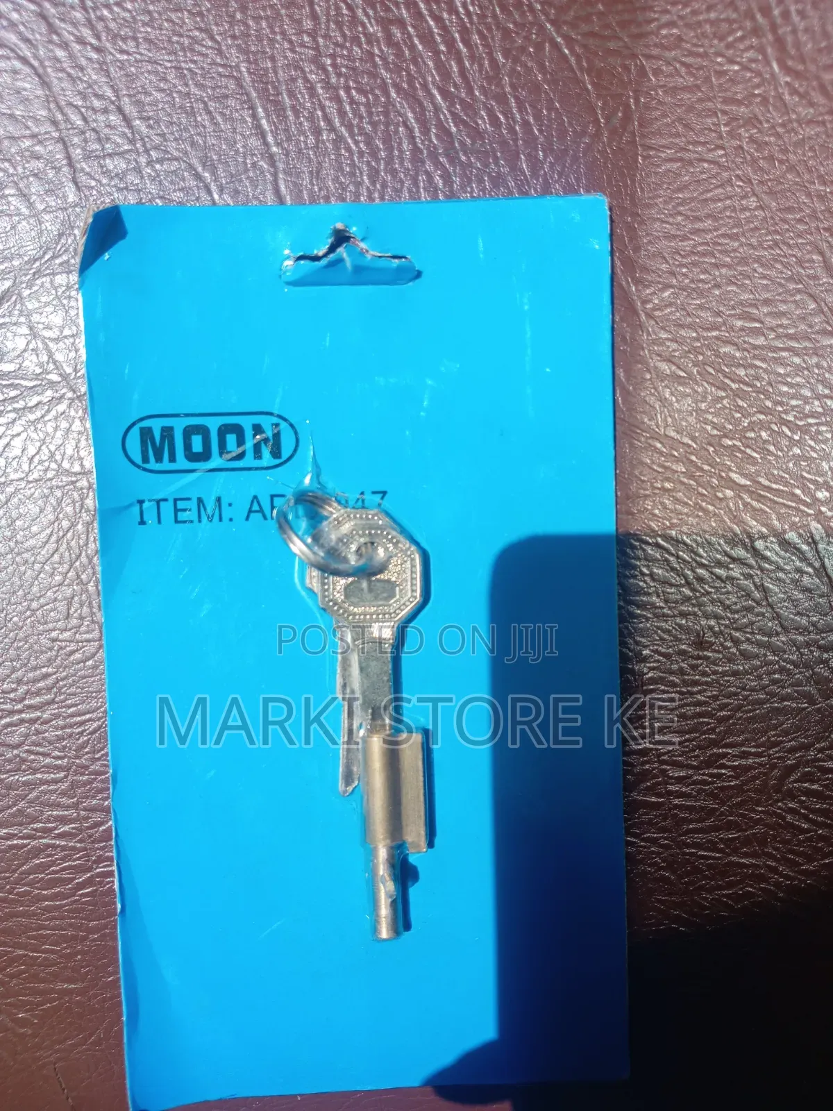 Antigen Keyhole Blocker With Two Keys
