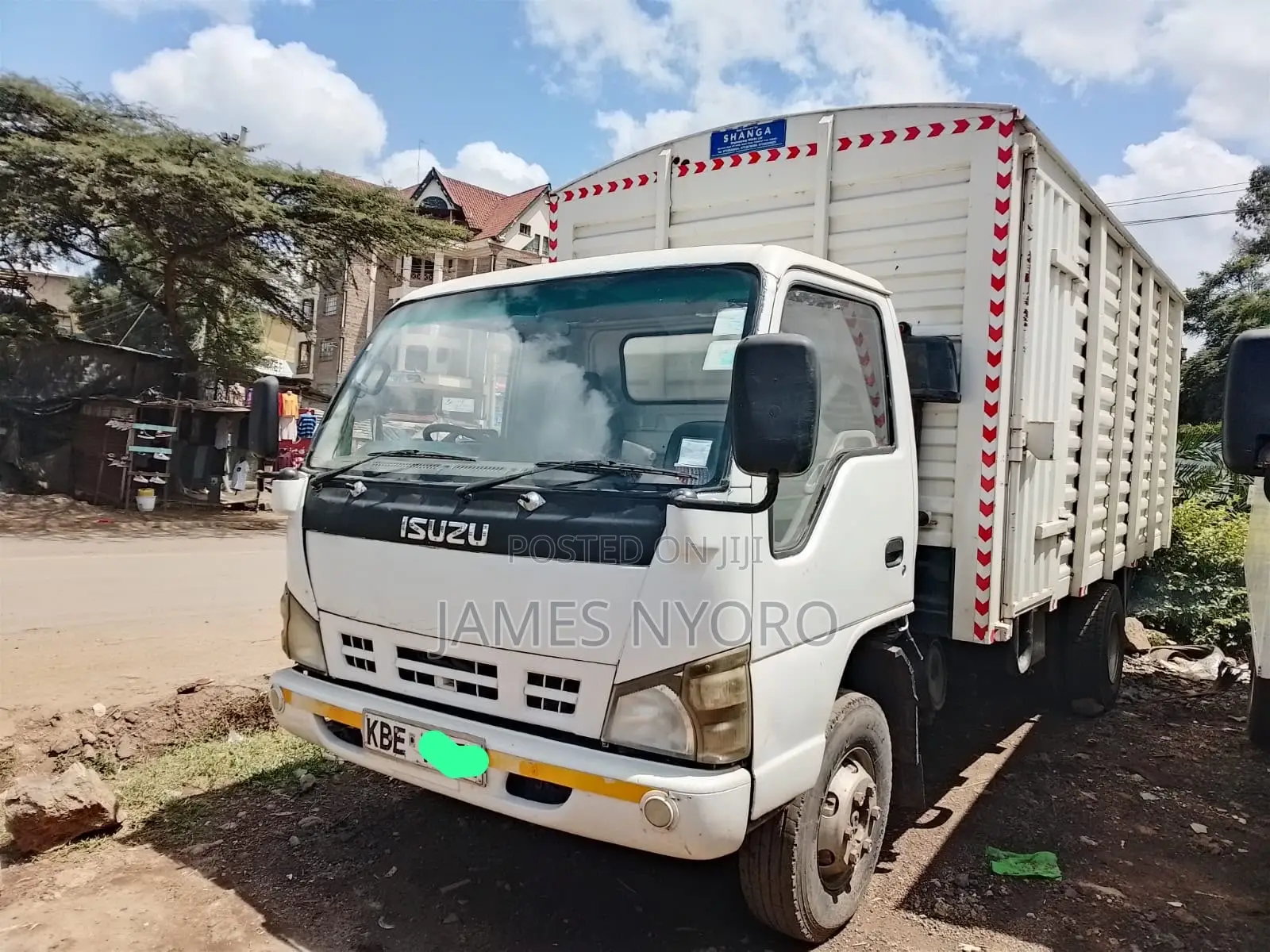 Isuzu NQR 2005 White