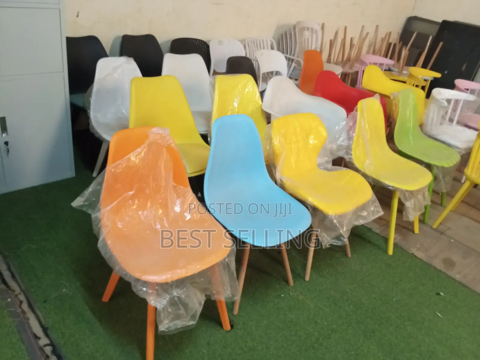 Multiple Colors Eames Chairs Affordable and Quality
