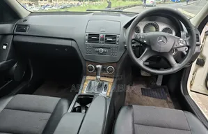 Mercedes-Benz C200 2009 White