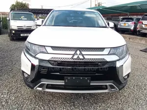 Mitsubishi Outlander 2018 White