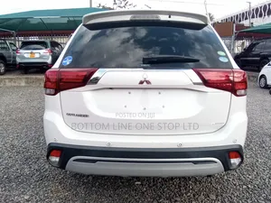 Mitsubishi Outlander 2018 White