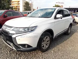Mitsubishi Outlander 2018 White