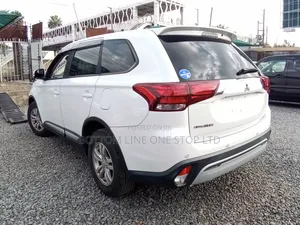 Mitsubishi Outlander 2018 White