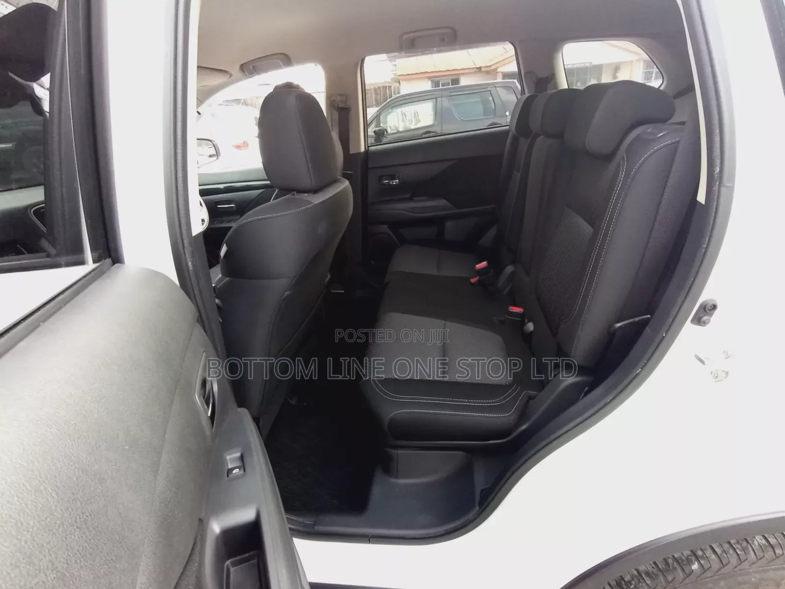 Mitsubishi Outlander 2018 White