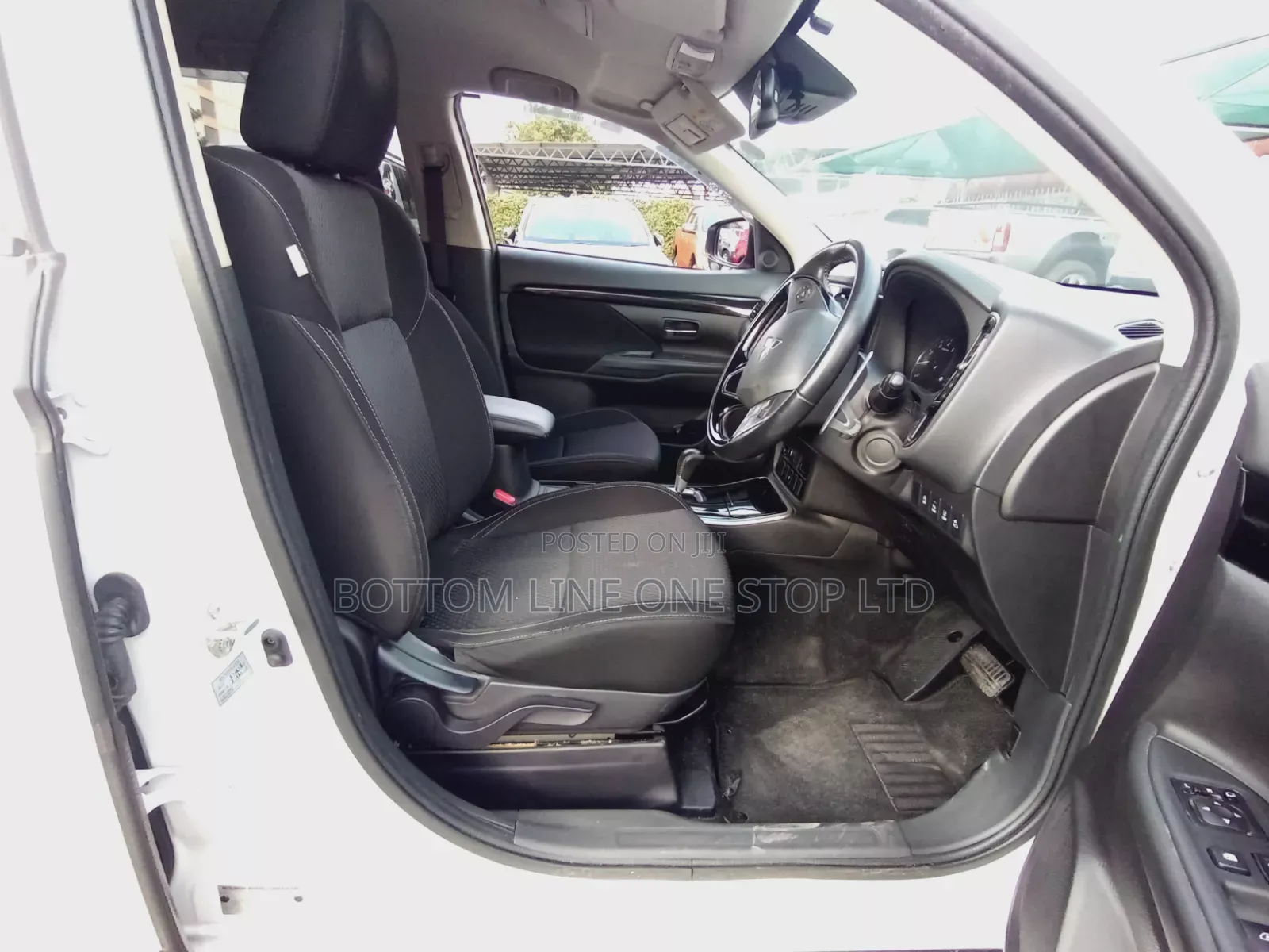 Mitsubishi Outlander 2018 White