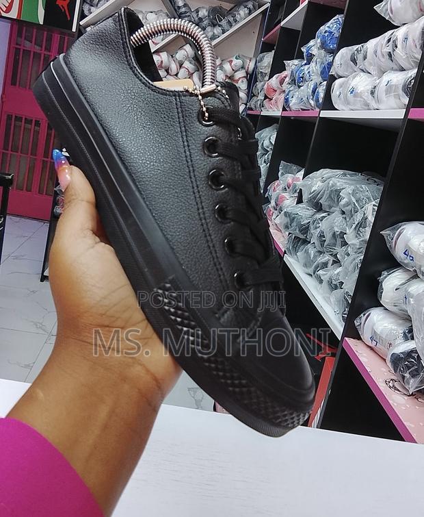 Smooth Leather Finish Converse Low Tops Size 38-45 - thumbnail 3