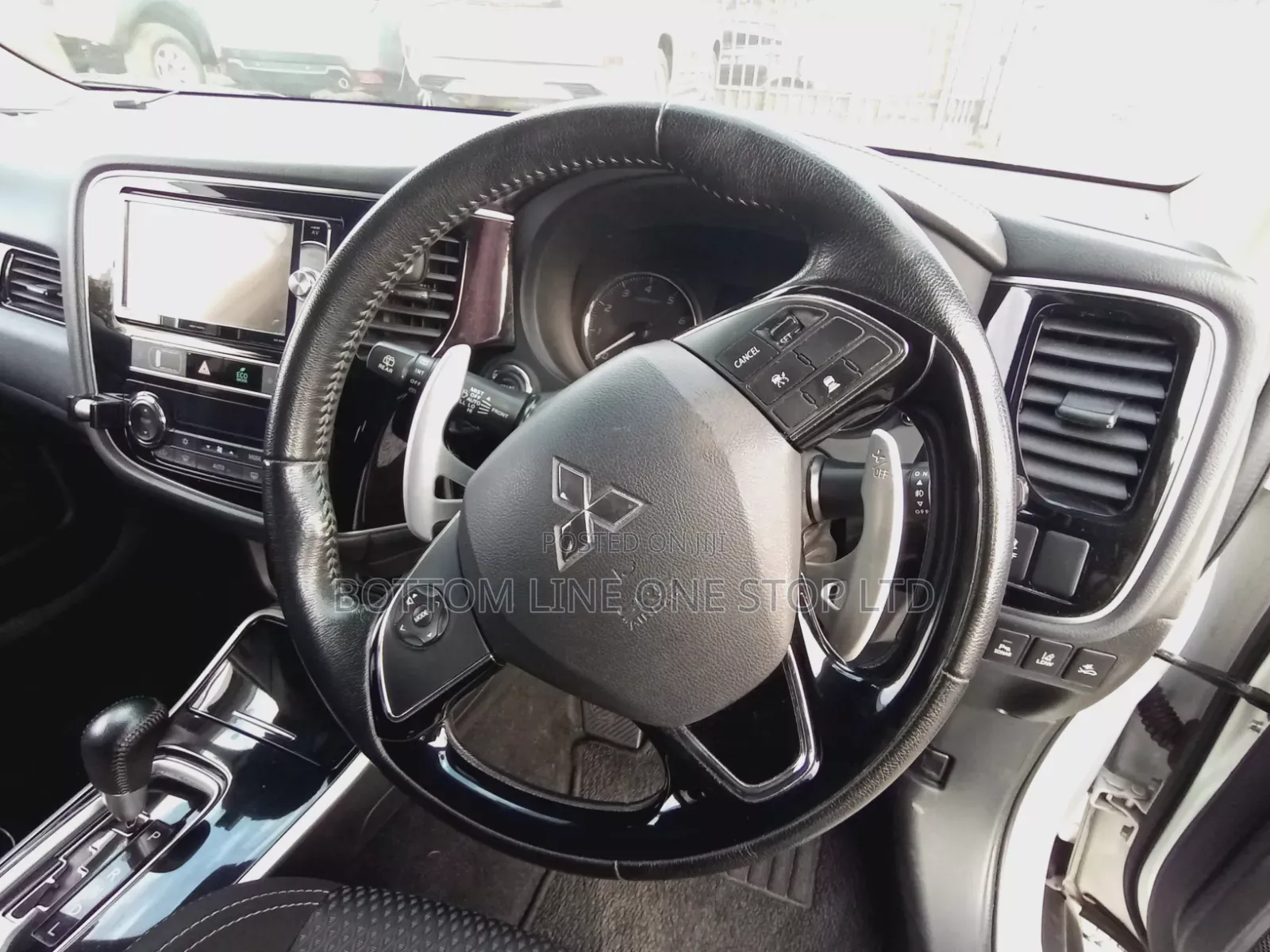 Mitsubishi Outlander 2018 White