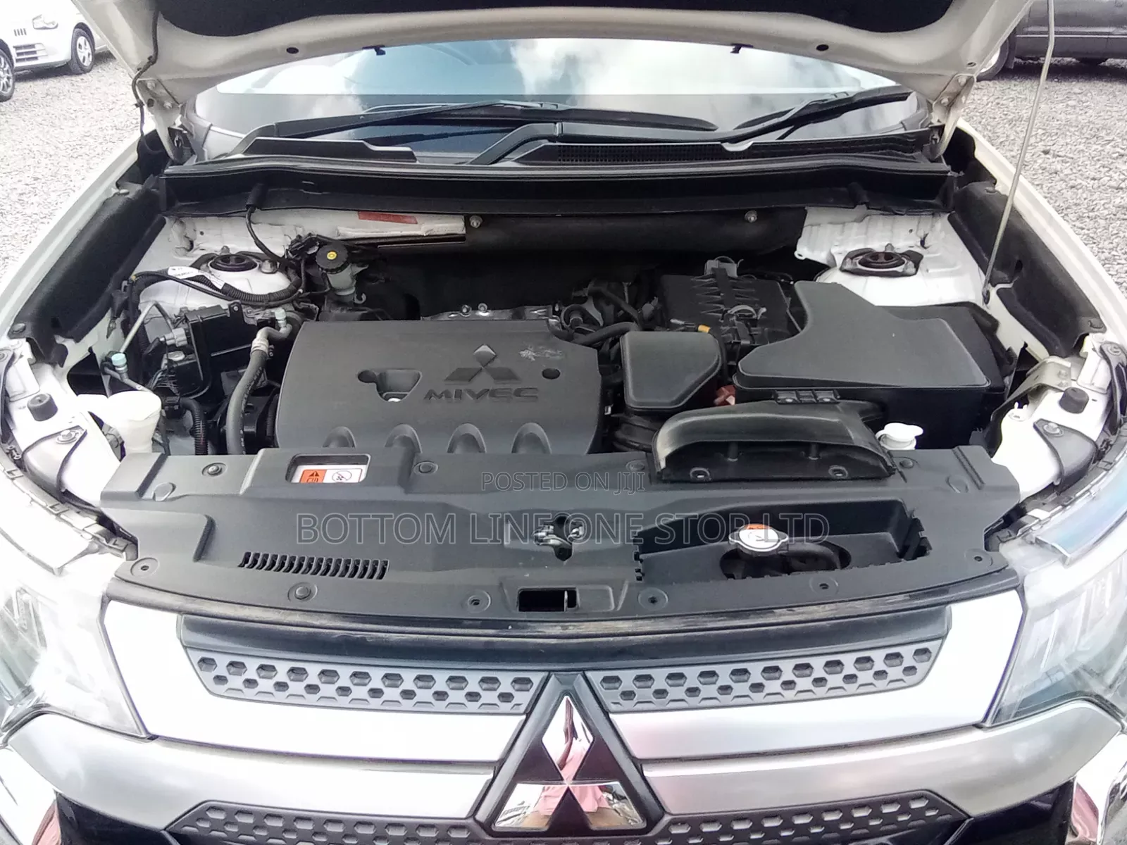 Mitsubishi Outlander 2018 White