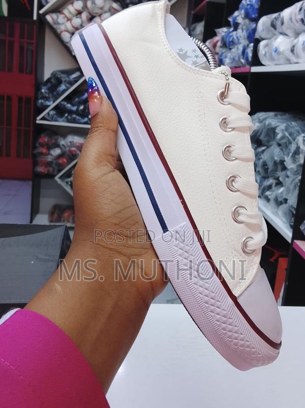 Smooth Leather Finish Converse Low Tops Size 38-45 - thumbnail 4