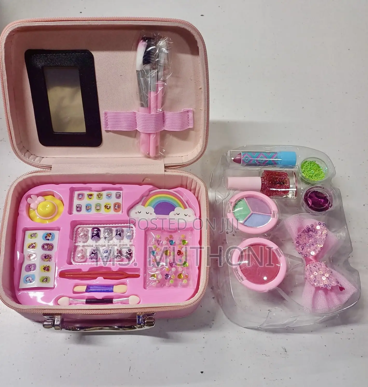 All-in-One Kids' Makeup Vanity Case