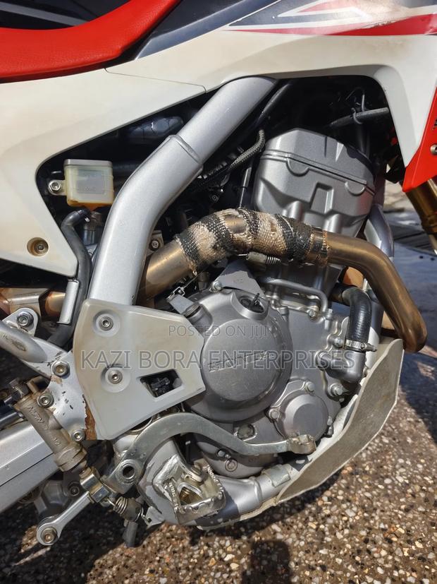 Honda 2015 Red - thumbnail 12