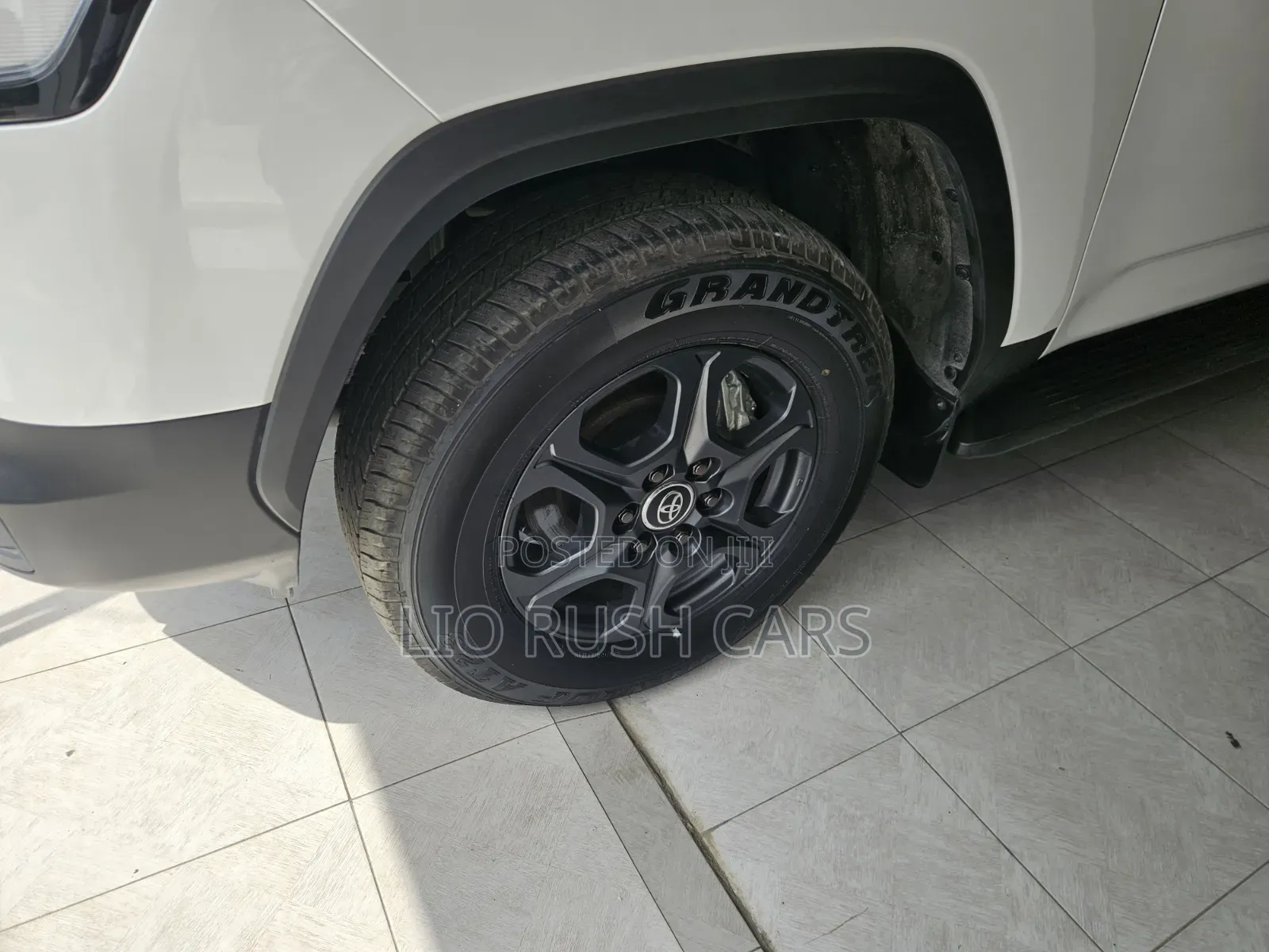 Toyota Land Cruiser 2021 White