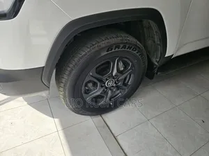 Toyota Land Cruiser 2021 White