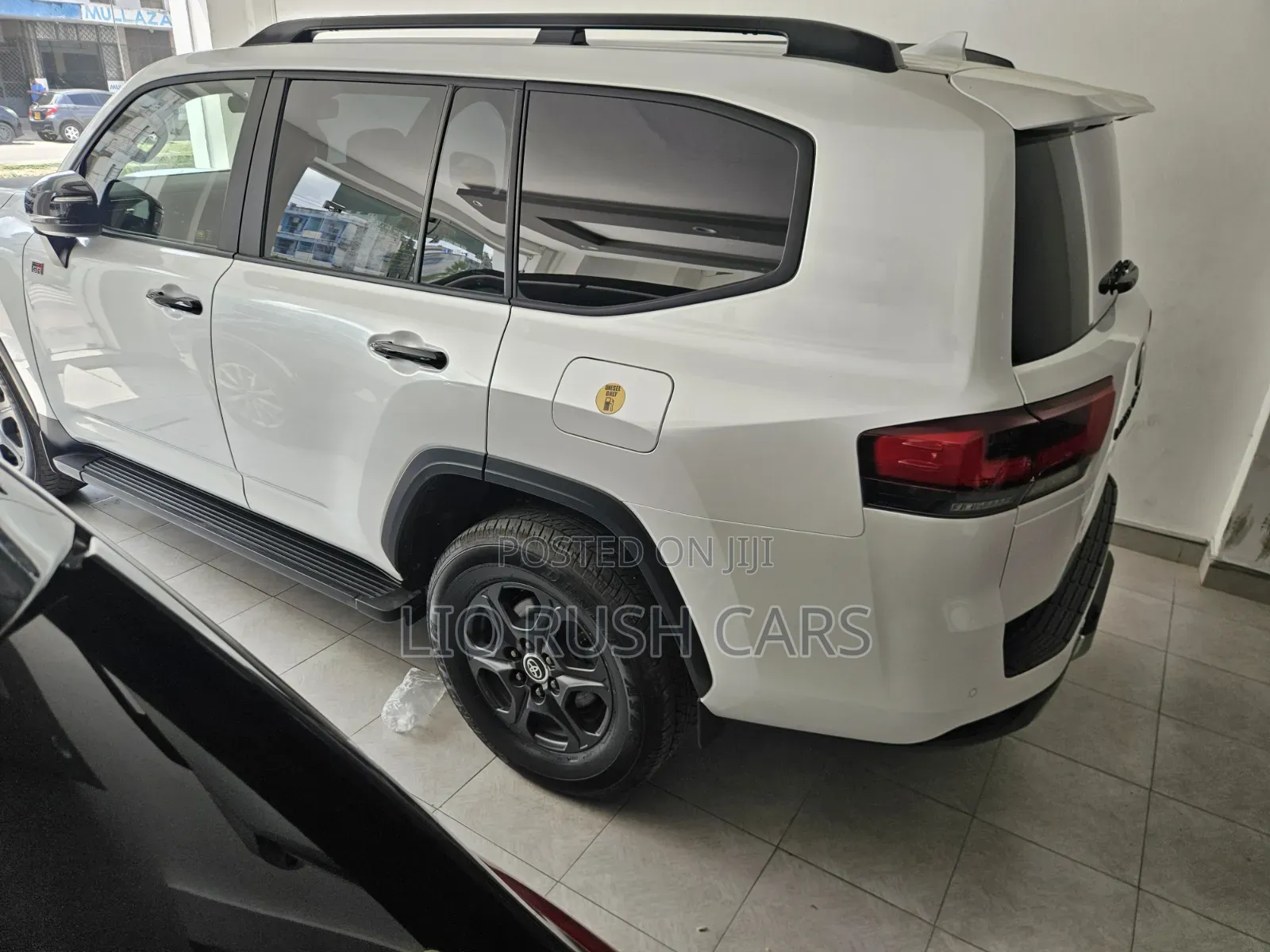 Toyota Land Cruiser 2021 White