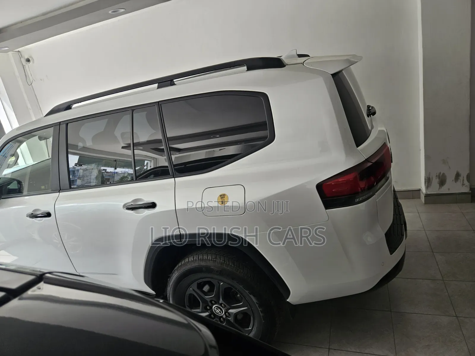 Toyota Land Cruiser 2021 White