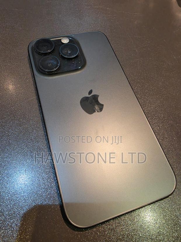 Apple iPhone 15 Pro 512 GB Black - main view