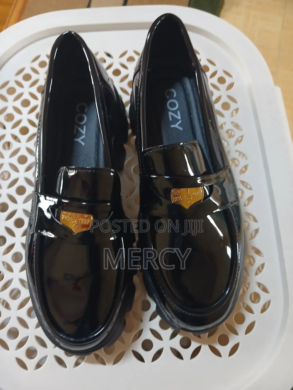 Ladies Black Blogues