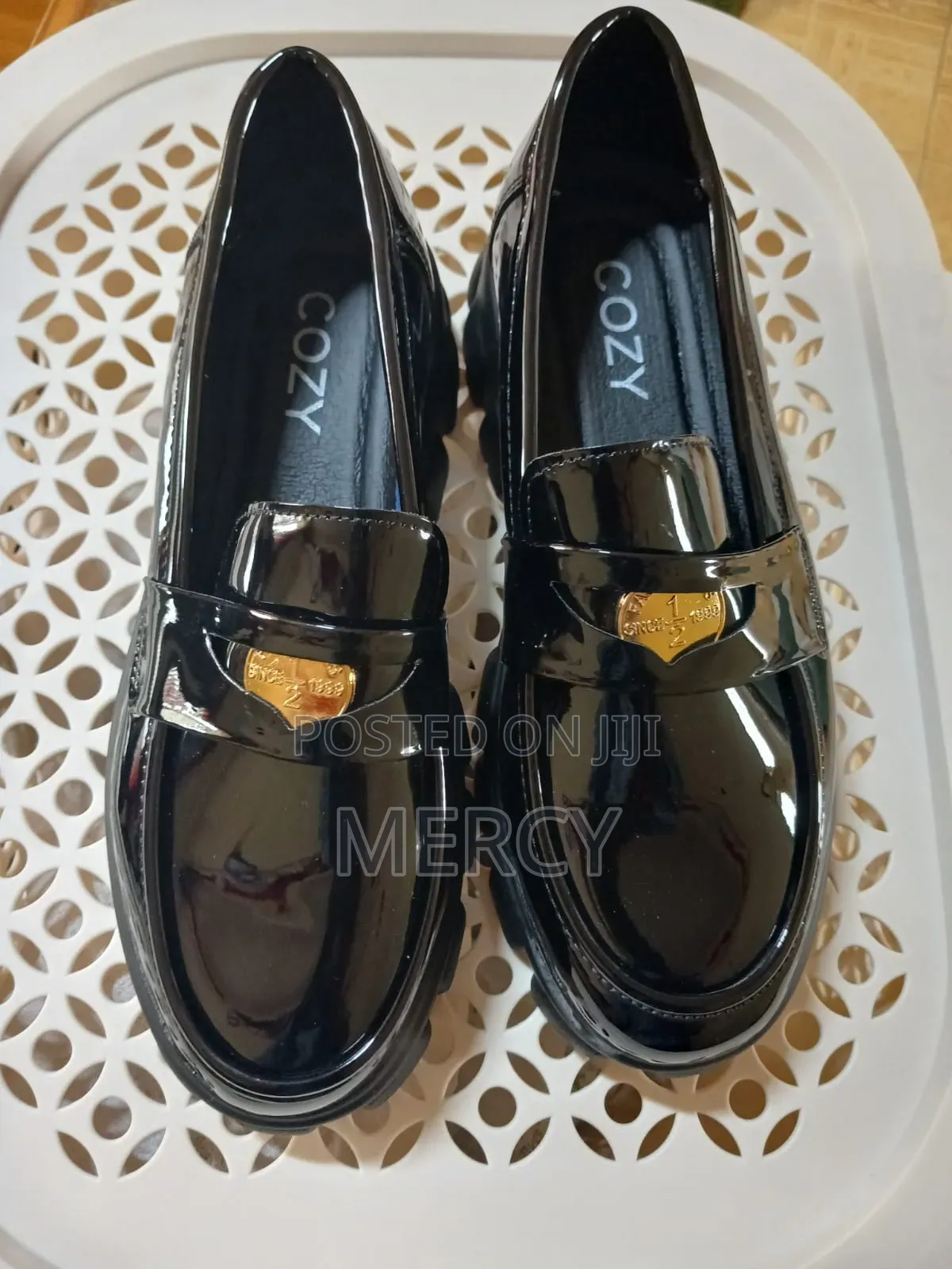Ladies Black Blogues