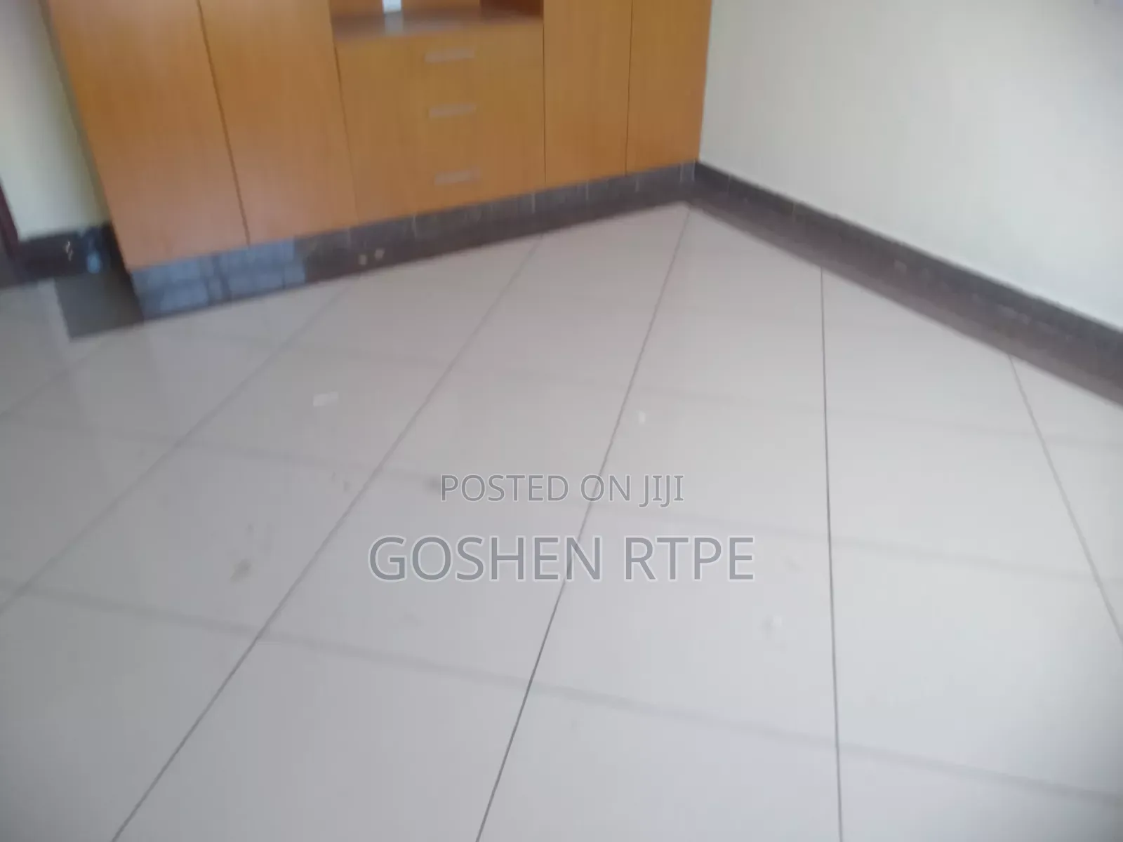3bdrm Apartment in Kizingo for rent