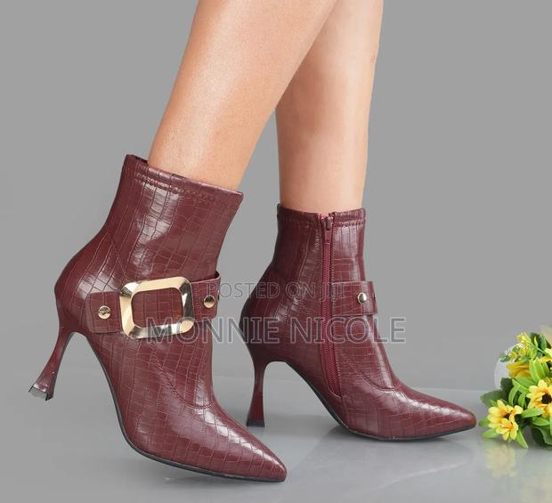 Quality Ladies Classic Ankle Boots - thumbnail 2