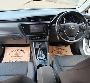 Toyota Auris 2017 White