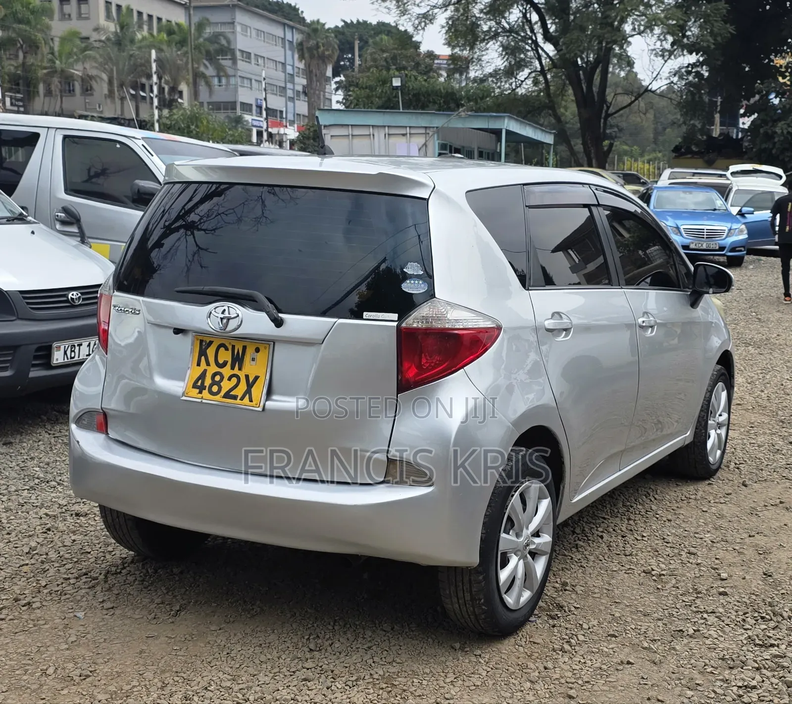 Toyota Ractis 2012