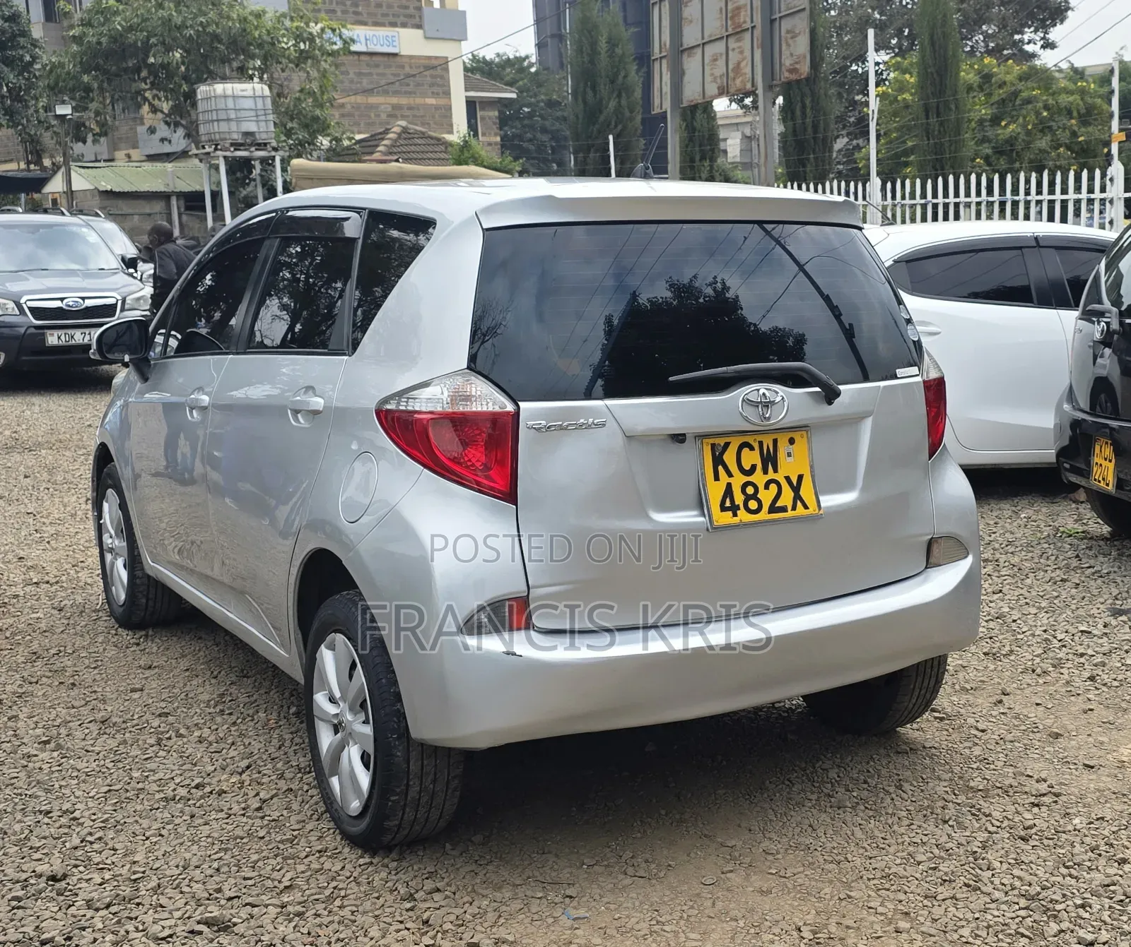 Toyota Ractis 2012