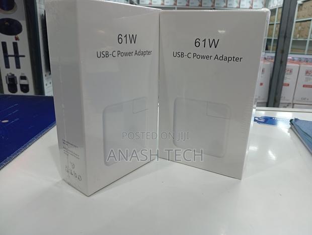 Universal 61W USB-C PD Charger for Laptops, Tablets Phones