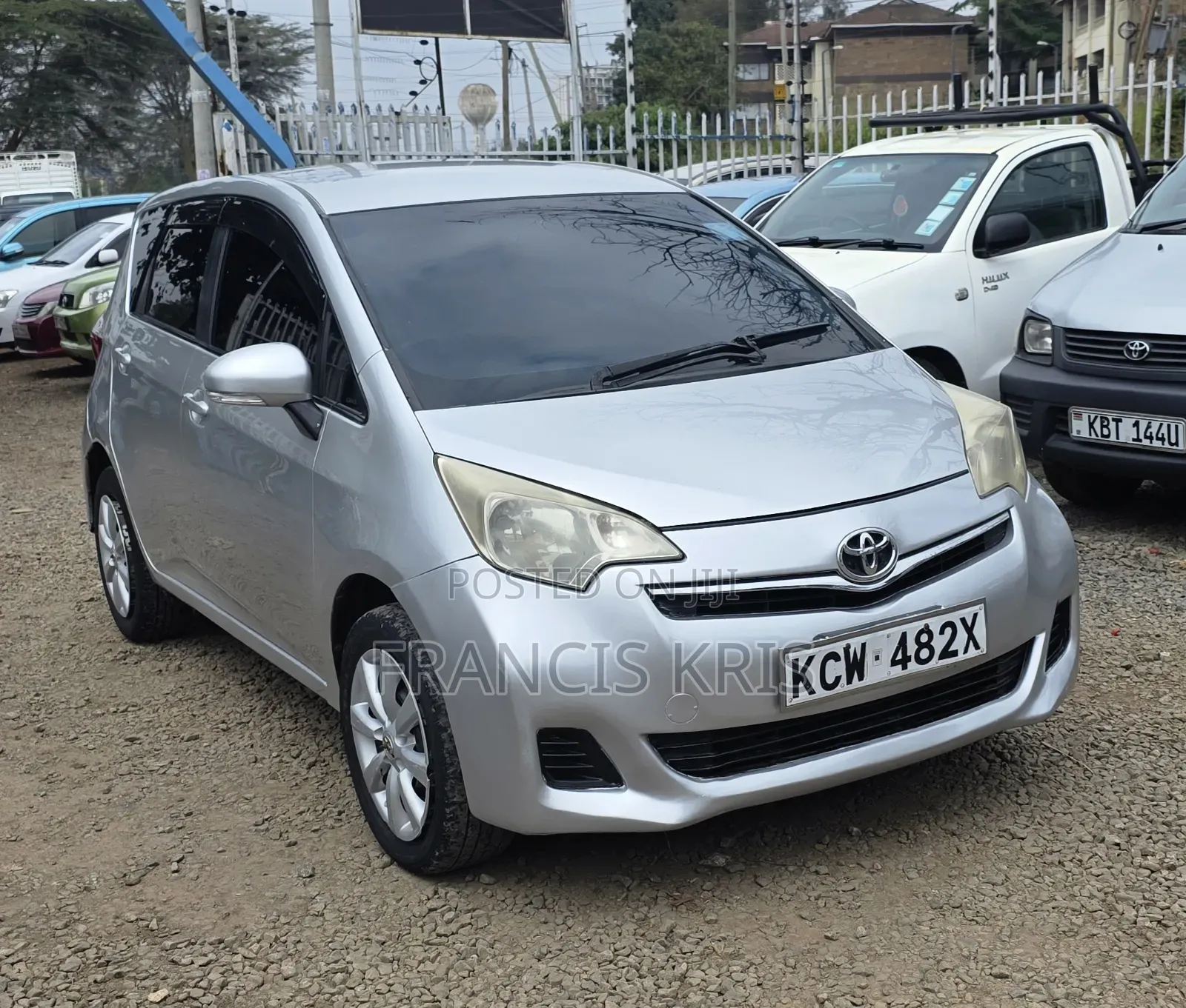 Toyota Ractis 2012