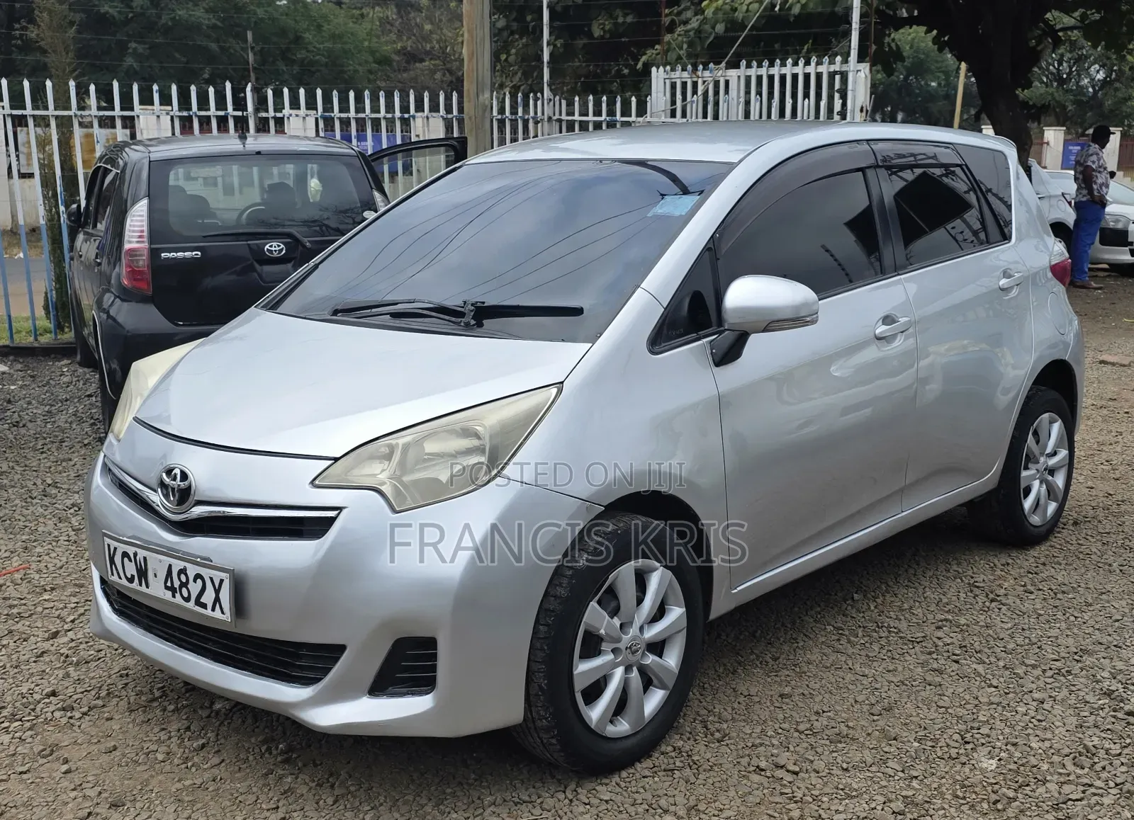 Toyota Ractis 2012