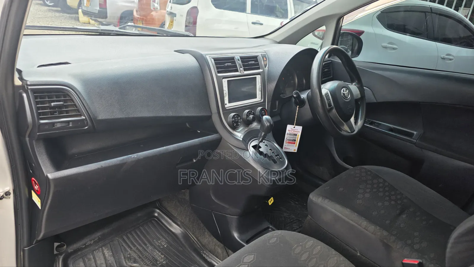 Toyota Ractis 2012