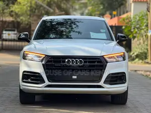 Audi Q5 2.0T Premium AWD quattro 2019 White