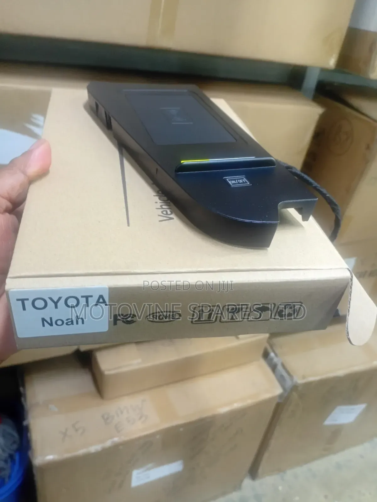Toyota Noah Wireless Charger