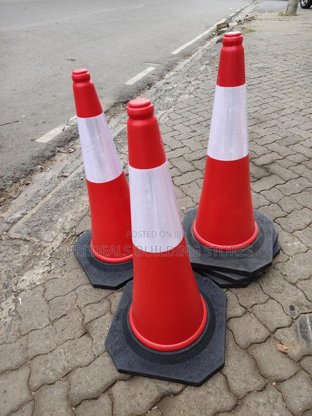 75cm High Reflective Traffic Cones - thumbnail 6