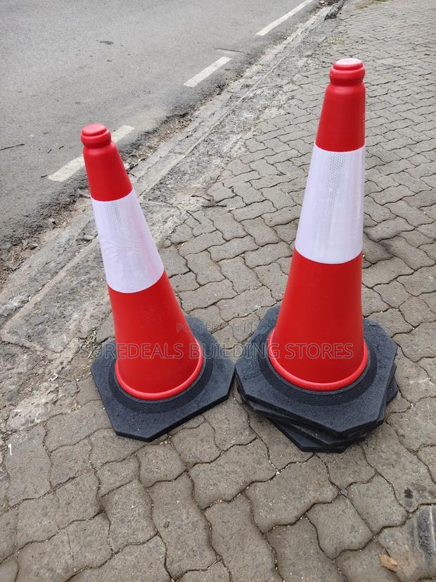 75cm High Reflective Traffic Cones - thumbnail 10